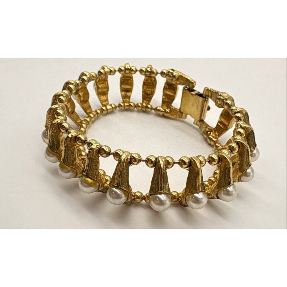 Vintage Hargo Faux Pearl Statement Bracelet articulated link gold tone size 6.5